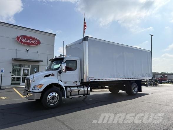 Peterbilt 536 Samochody ciężarowe ze skrzynią zamkniętą