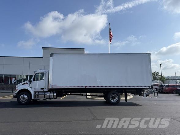 Peterbilt 536 Samochody ciężarowe ze skrzynią zamkniętą