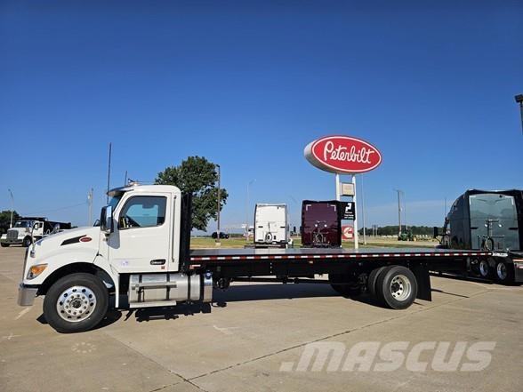 Peterbilt 536 Ciężarówki typu Platforma / Skrzynia