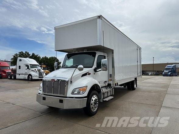 Peterbilt 536 Samochody ciężarowe ze skrzynią zamkniętą