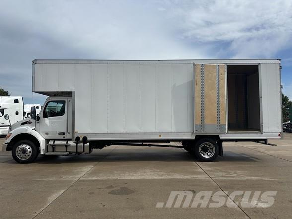 Peterbilt 536 Samochody ciężarowe ze skrzynią zamkniętą