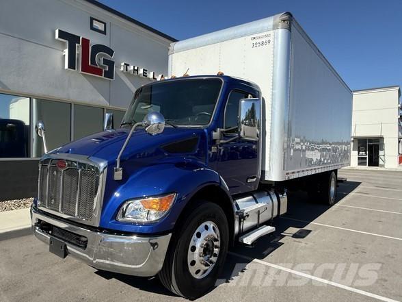 Peterbilt 537 Samochody ciężarowe ze skrzynią zamkniętą