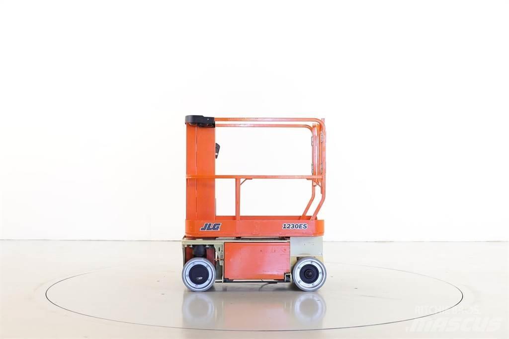 JLG 1230ES Podnośniki masztowe