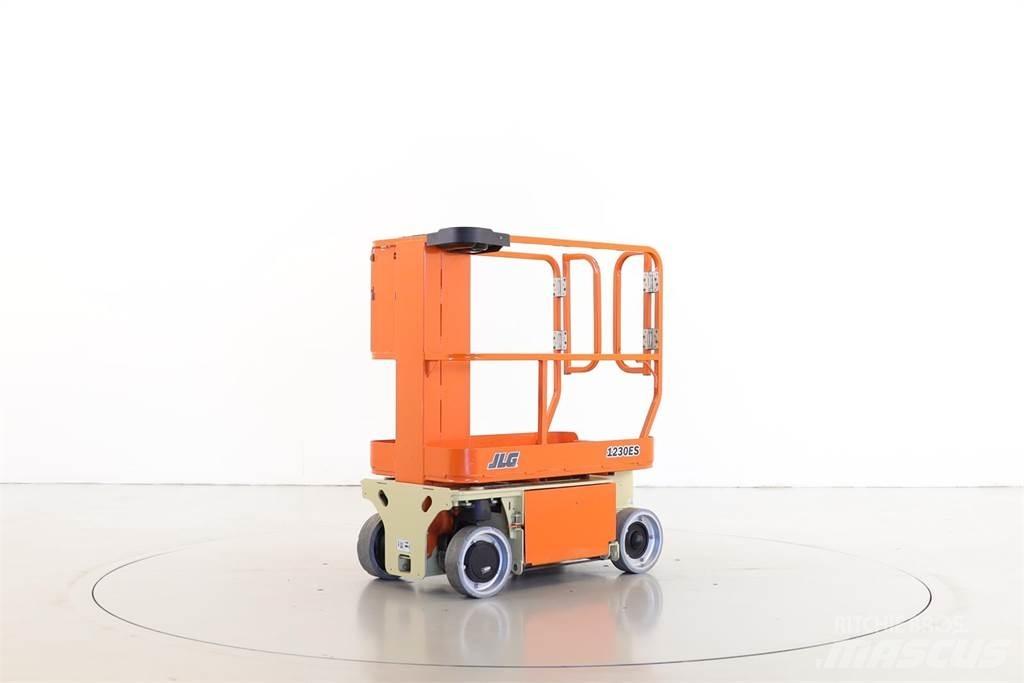 JLG 1230ES Podnośniki masztowe