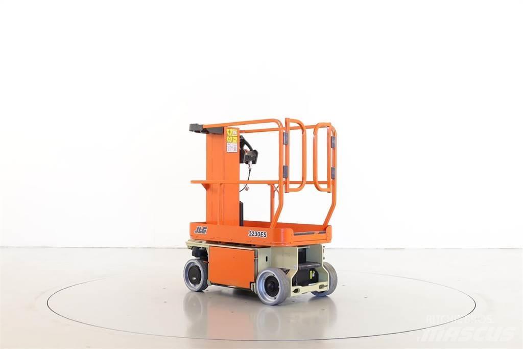 JLG 1230ES Podnośniki masztowe