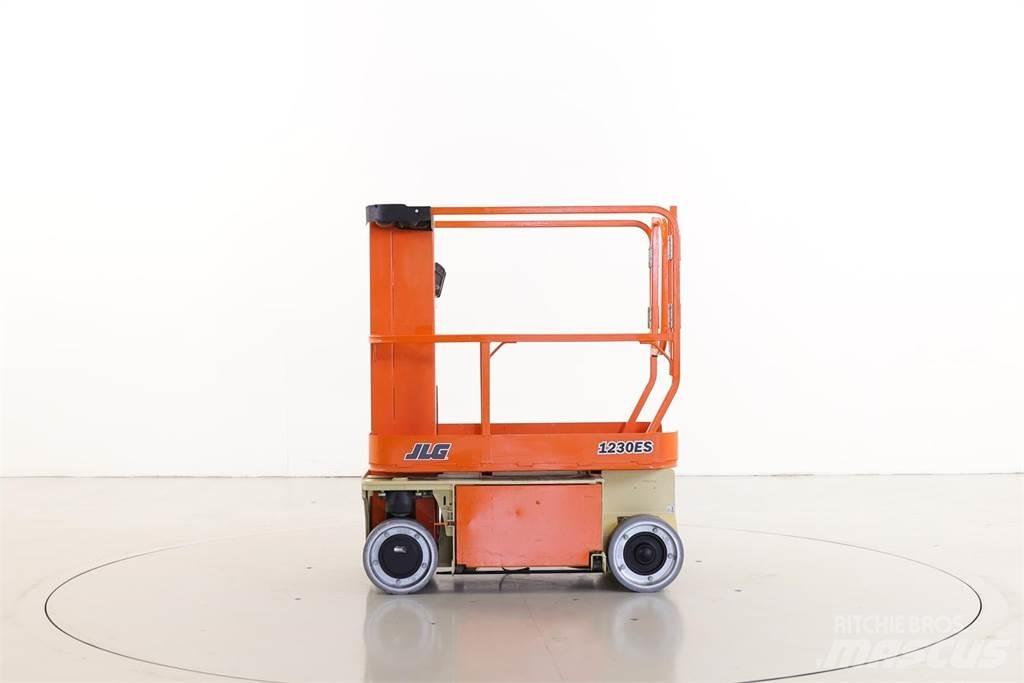 JLG 1230ES Podnośniki masztowe