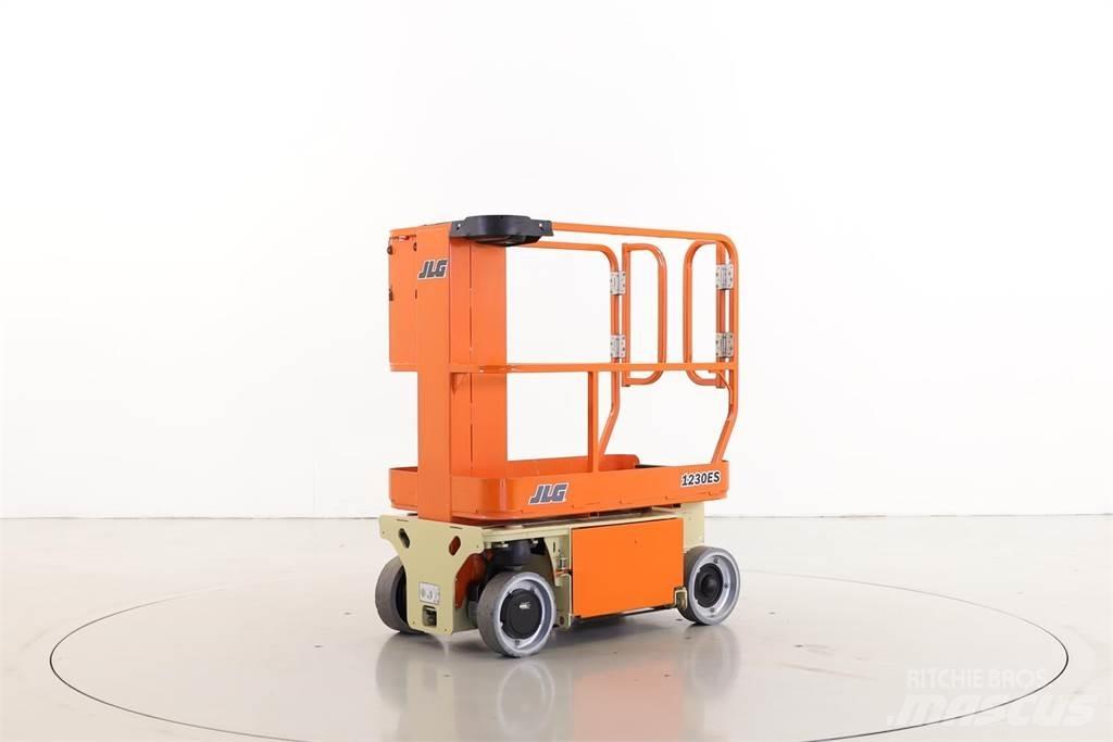 JLG 1230ES Podnośniki masztowe