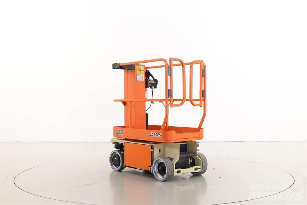 JLG 1230ES Podnośniki masztowe