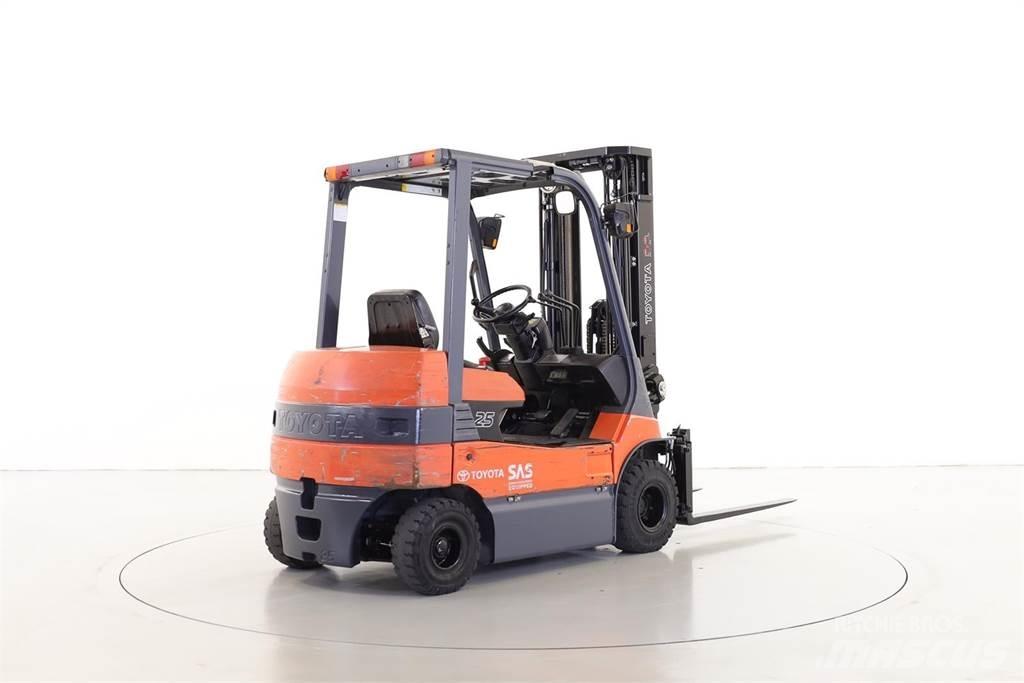 Toyota 7FB25 Wózki elektryczne