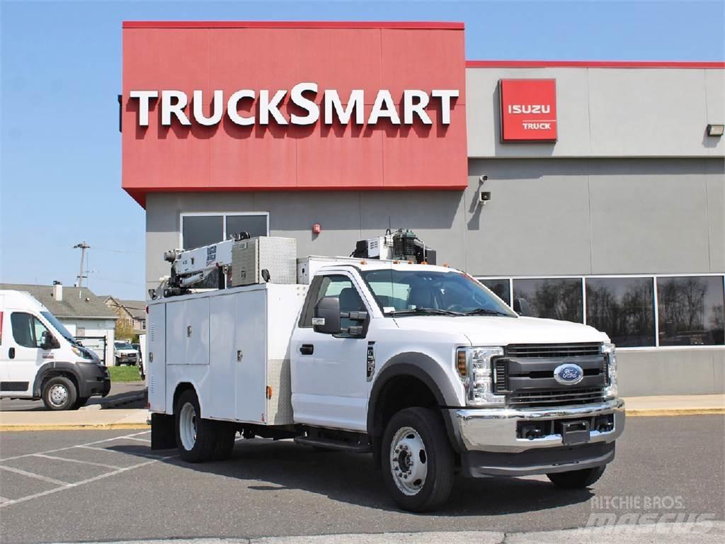 Ford F550 Samochody ratownicze pomocy drogowej
