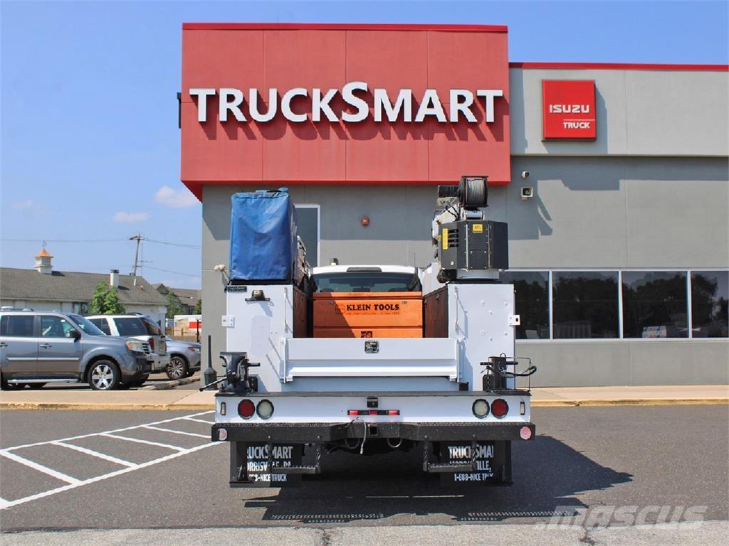 Ford F550 Samochody ratownicze pomocy drogowej
