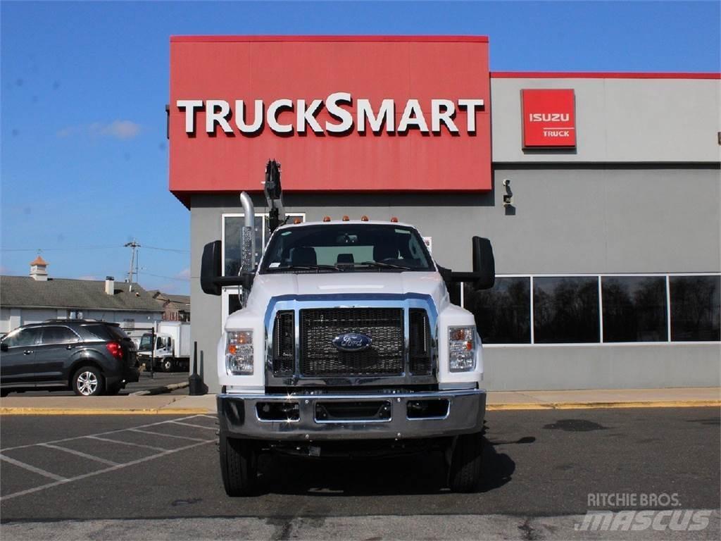 Ford F750 Żurawie samochodowe