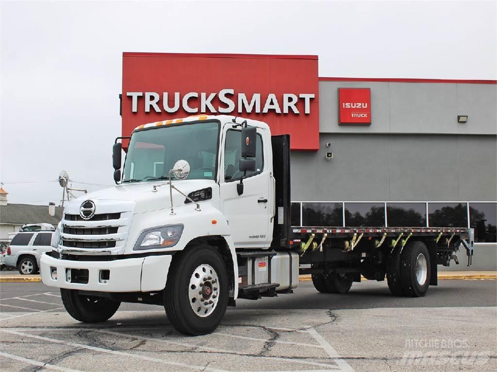 Hino 338 Ciężarówki typu Platforma / Skrzynia