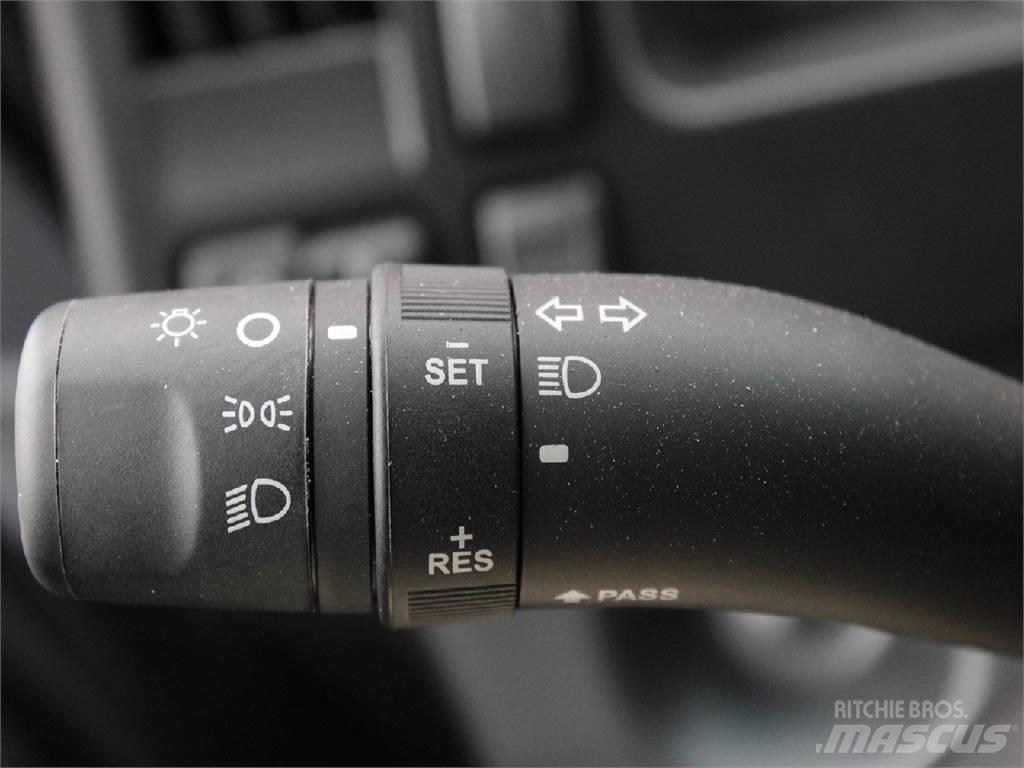 Isuzu FTR Samochody ciężarowe ze skrzynią zamkniętą