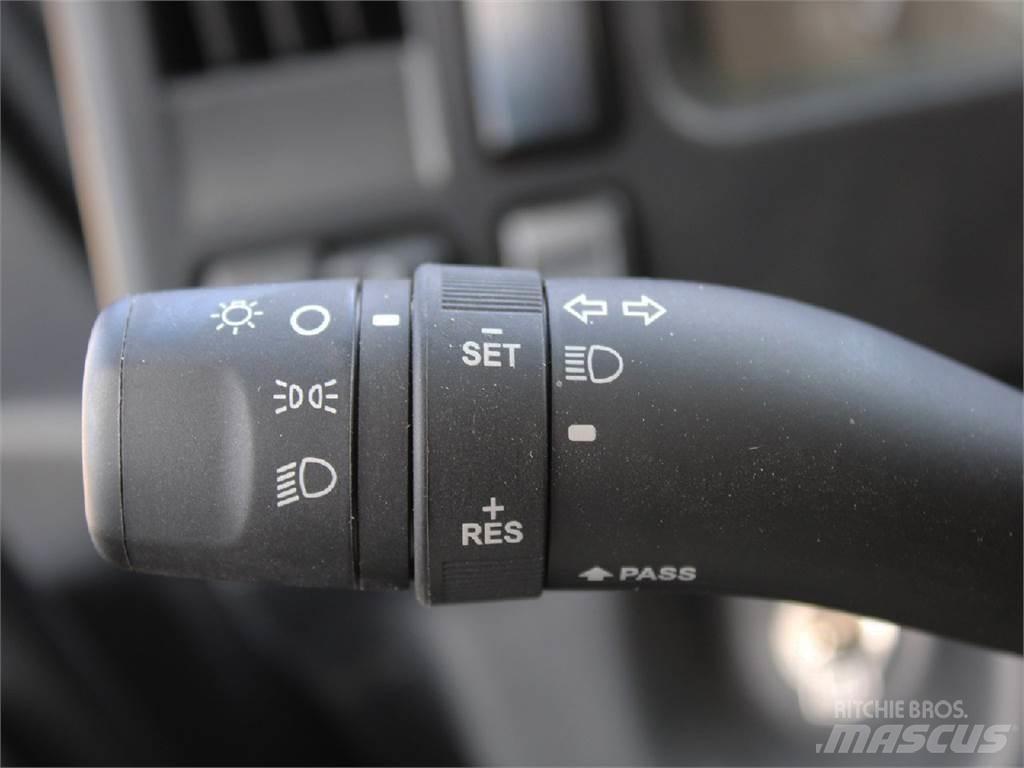 Isuzu FTR Samochody ciężarowe ze skrzynią zamkniętą