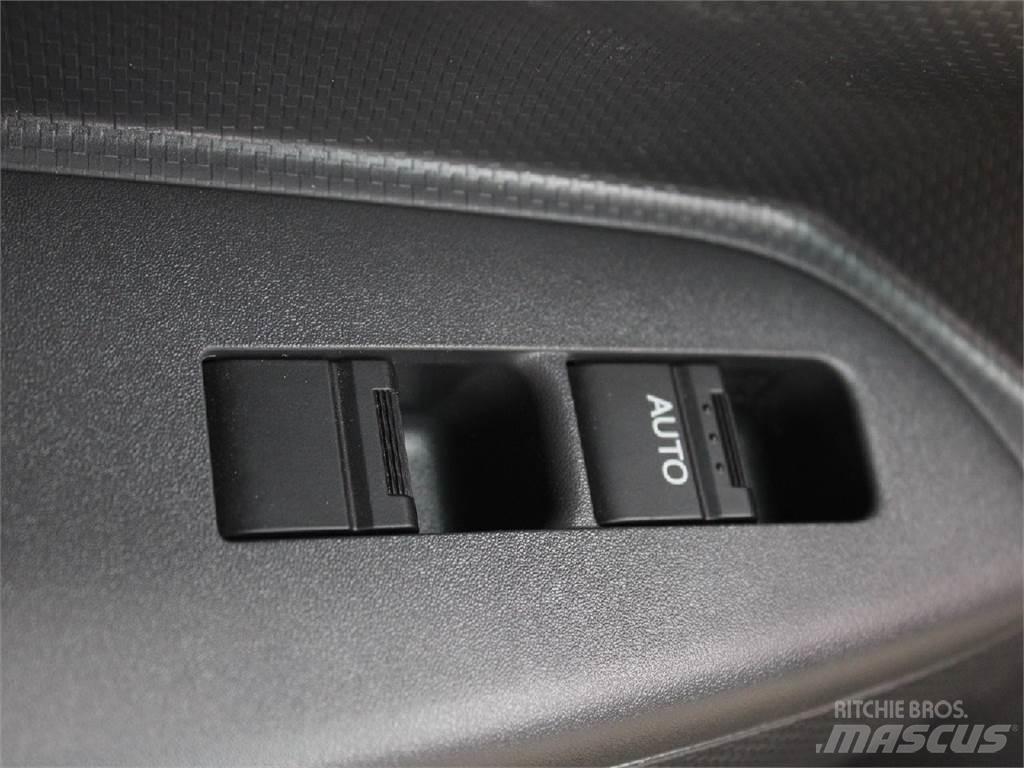 Isuzu FTR Samochody ciężarowe ze skrzynią zamkniętą