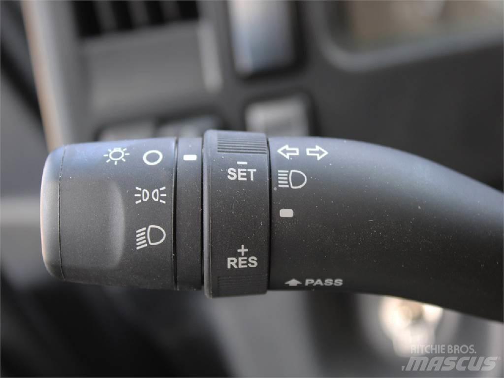 Isuzu FTR Samochody ciężarowe ze skrzynią zamkniętą
