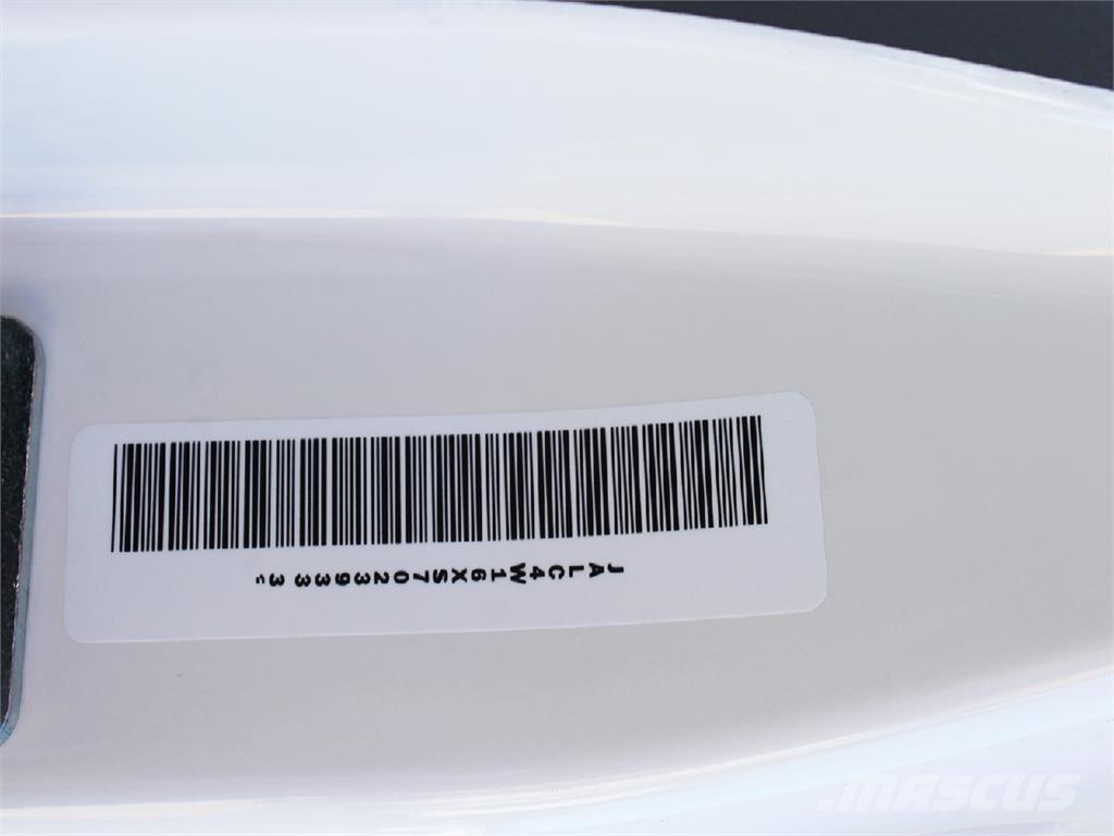 Isuzu NPR-HD Ciężarówki typu Platforma / Skrzynia