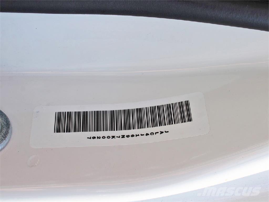 Isuzu NPR XD Samochody ciężarowe ze skrzynią zamkniętą