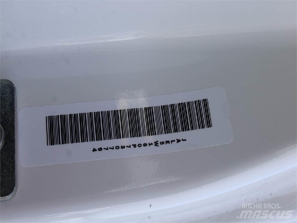 Isuzu NRR Samochody ciężarowe ze skrzynią zamkniętą