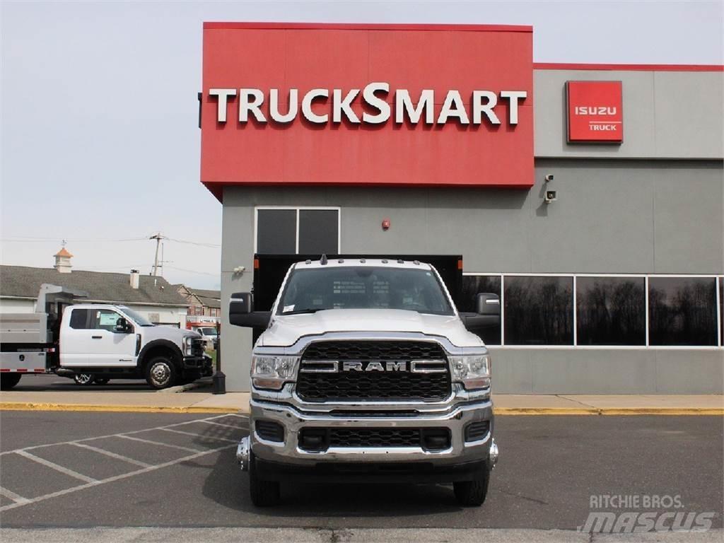 RAM 3500 Ciężarówki typu Platforma / Skrzynia