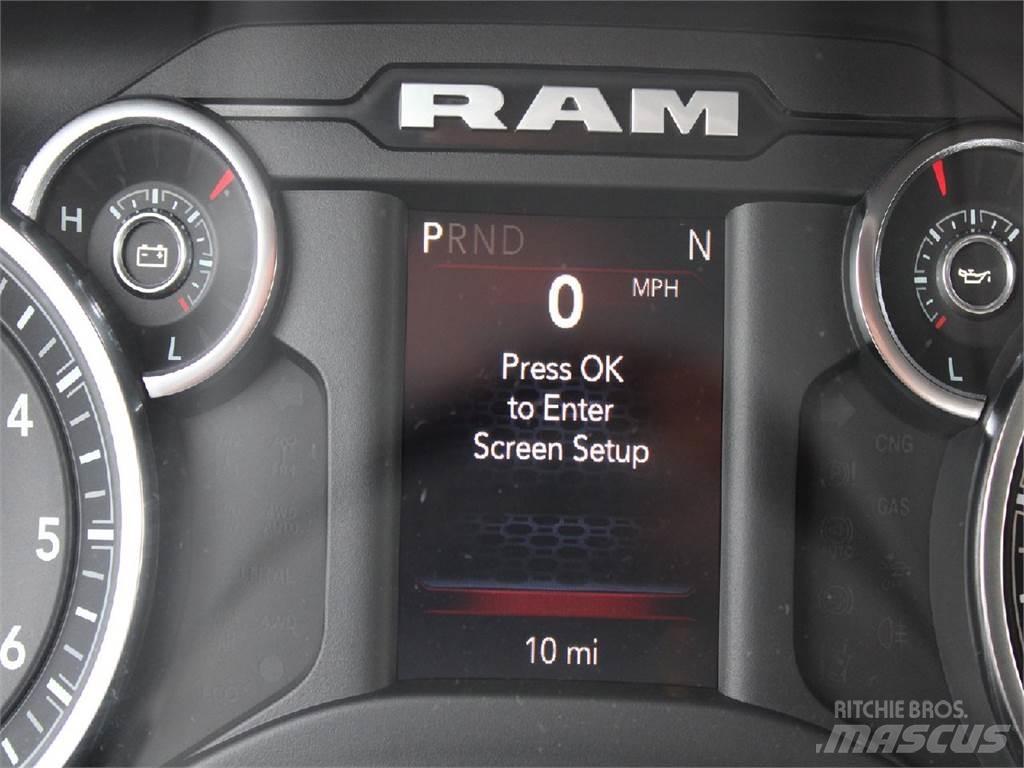 RAM 3500 Ciężarówki typu Platforma / Skrzynia
