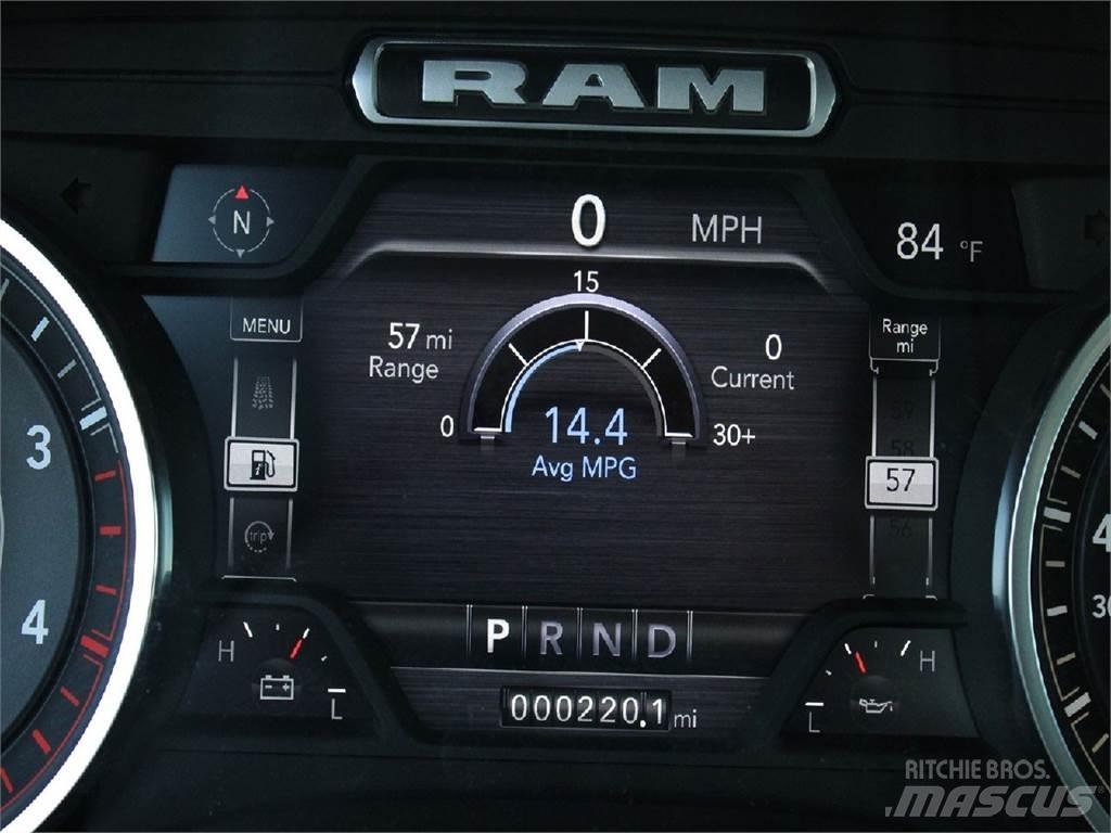 RAM 5500 Ciężarówki typu Platforma / Skrzynia