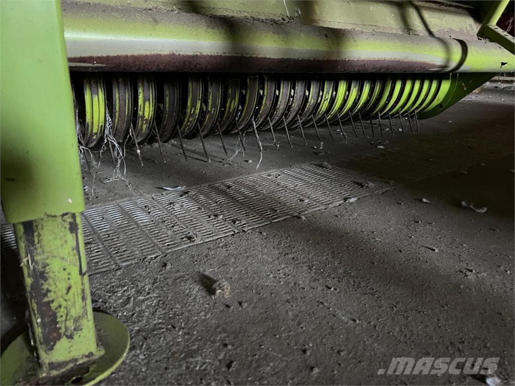 CLAAS VARIANT 260 Prasy kostkujące