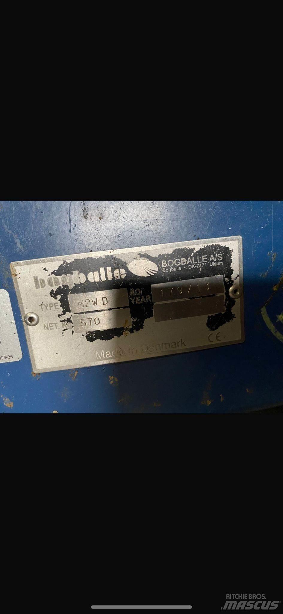 Krm M2W D Rozrzutnik obornika