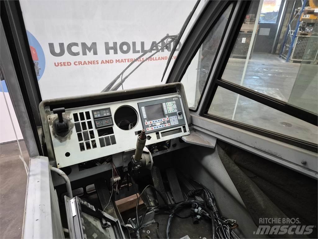  C.T.2 upper cabin Kabiny i wnętrze