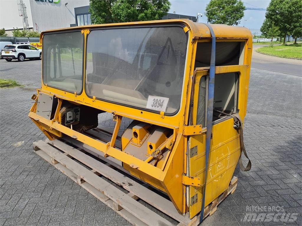 Faun KF lower cabin Kabiny i wnętrze