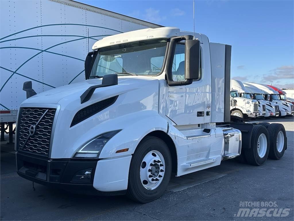 Volvo VNL300 Ciągniki siodłowe