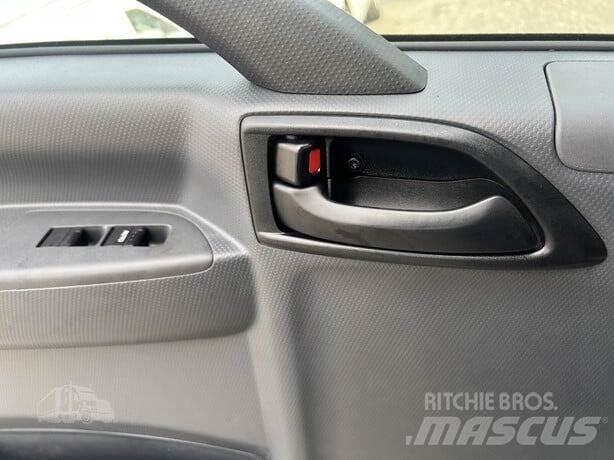 Isuzu NRR Maszyny budowlane - Inne