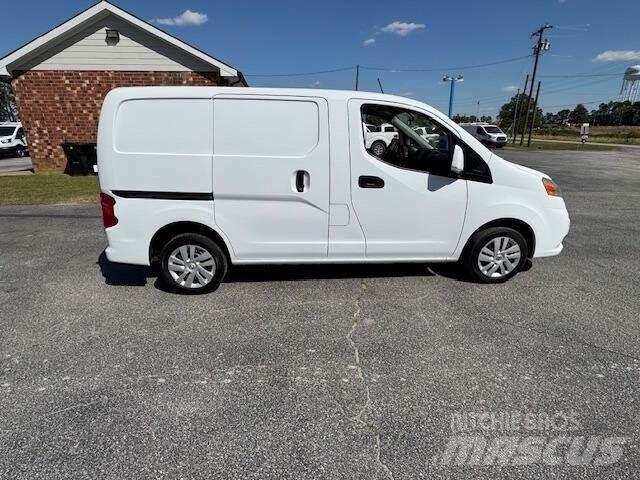 Nissan NV200 Maszyny budowlane - Inne