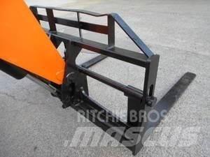 SkyTrak 8042 Maszyny budowlane - Inne