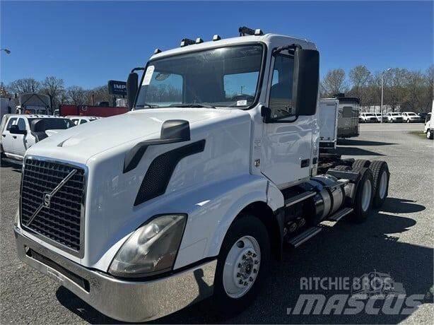 Volvo VNL Maszyny budowlane - Inne