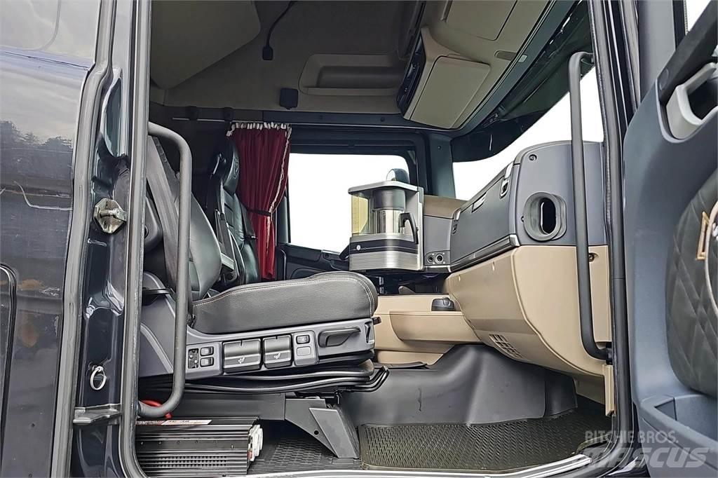 Scania R580 Samochody ciężarowe ze skrzynią zamkniętą