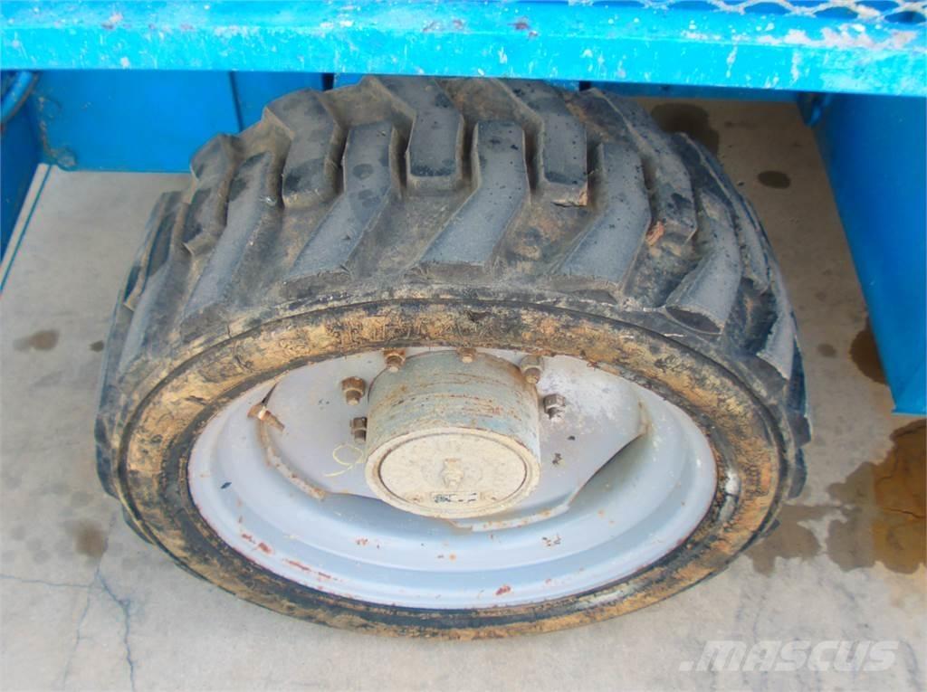 Genie GS4390RT Podnośniki nożycowe