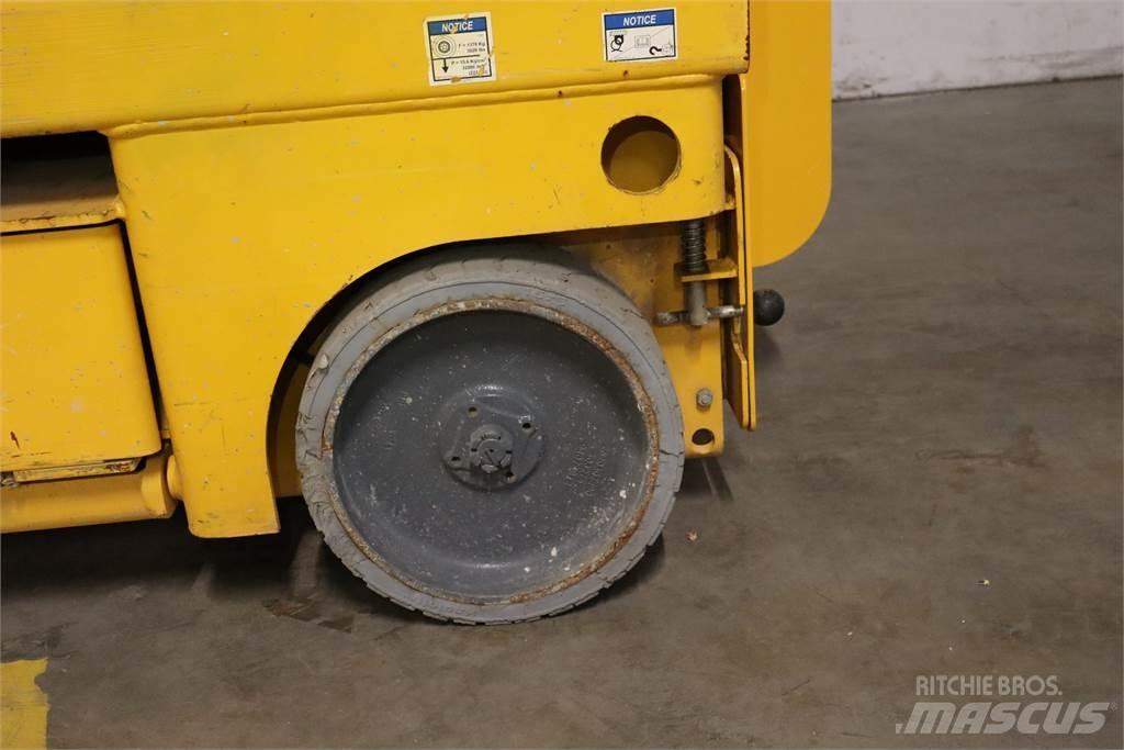 Haulotte Compact 10 Podnośniki nożycowe