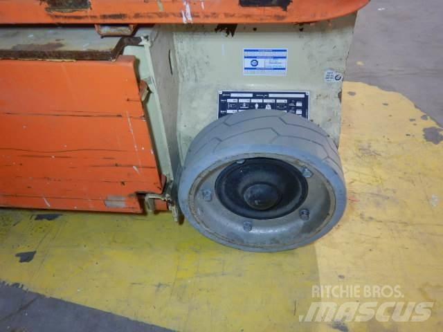 JLG 1230ES Podnośniki masztowe