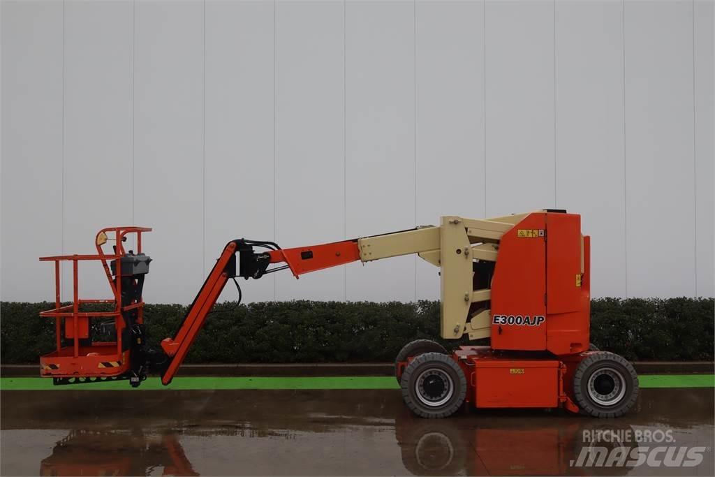 JLG E300AJP Podnośniki przegubowe