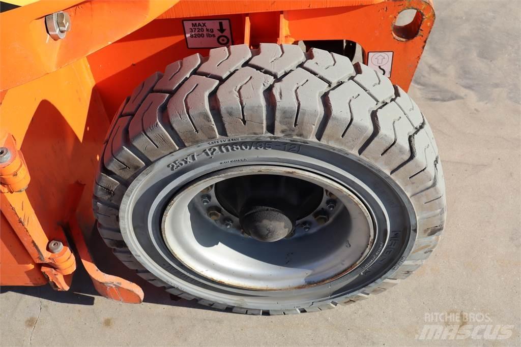 JLG E300AJP Podnośniki przegubowe