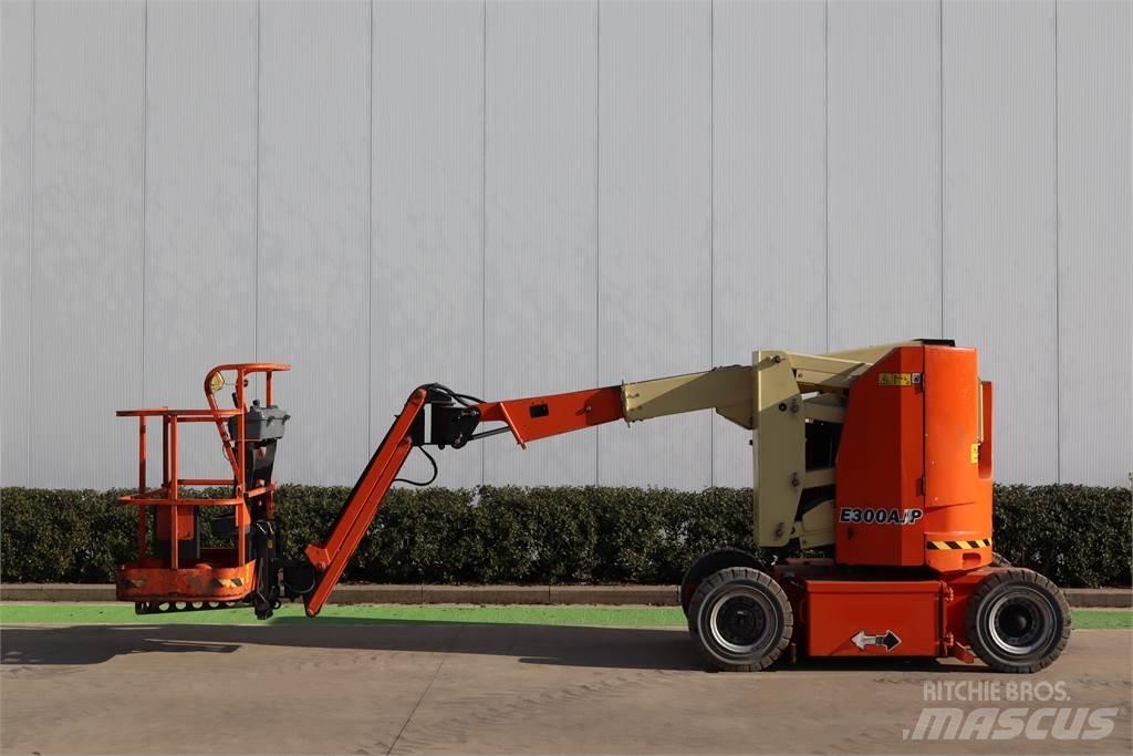JLG E300AJP Podnośniki przegubowe