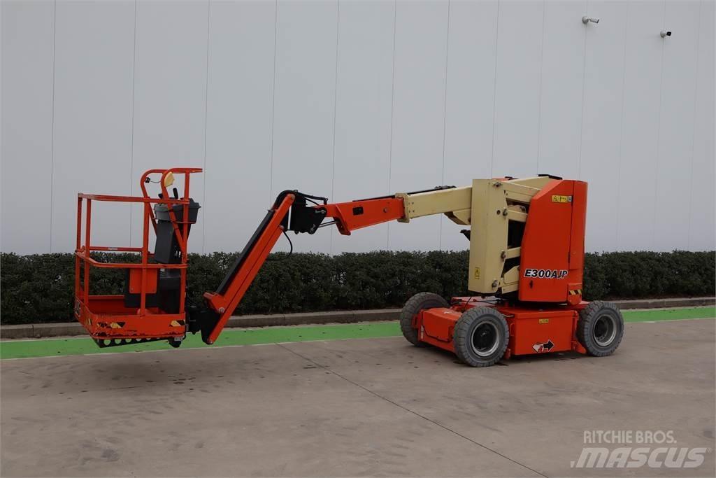 JLG E300AJP Podnośniki przegubowe