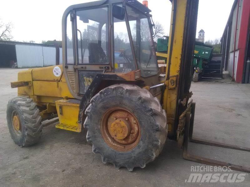JCB 930 Wózki widłowe terenowe
