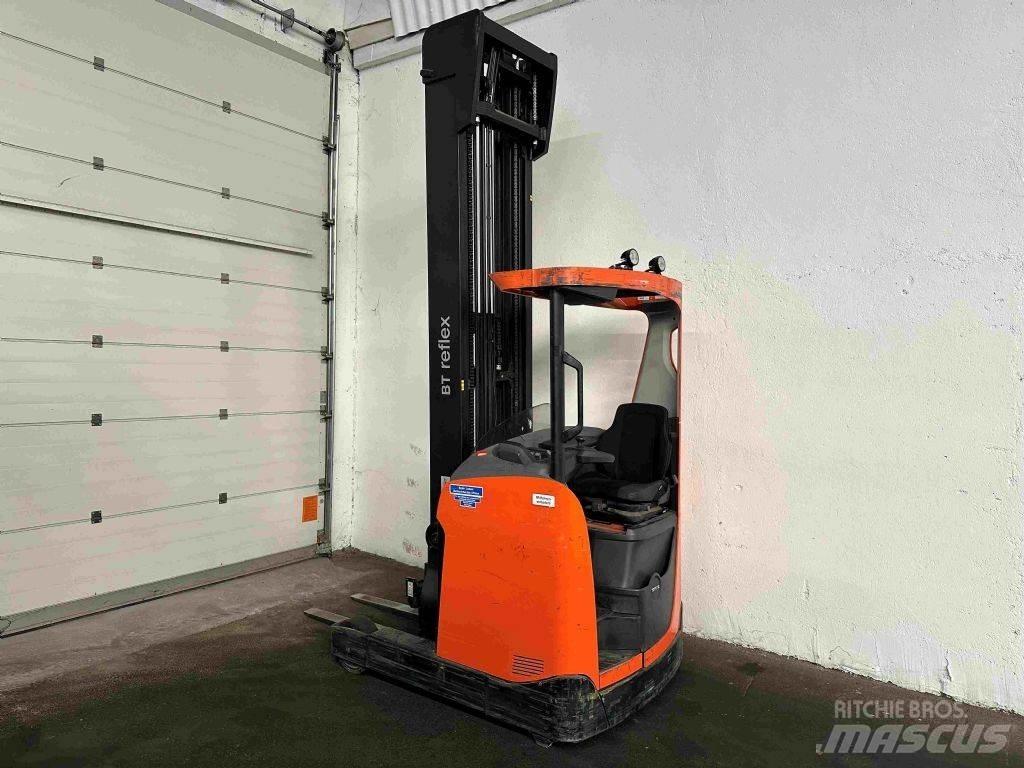 BT RRE 140 - TRIPLEX 9 m Wózki widłowe wysokiego składowania