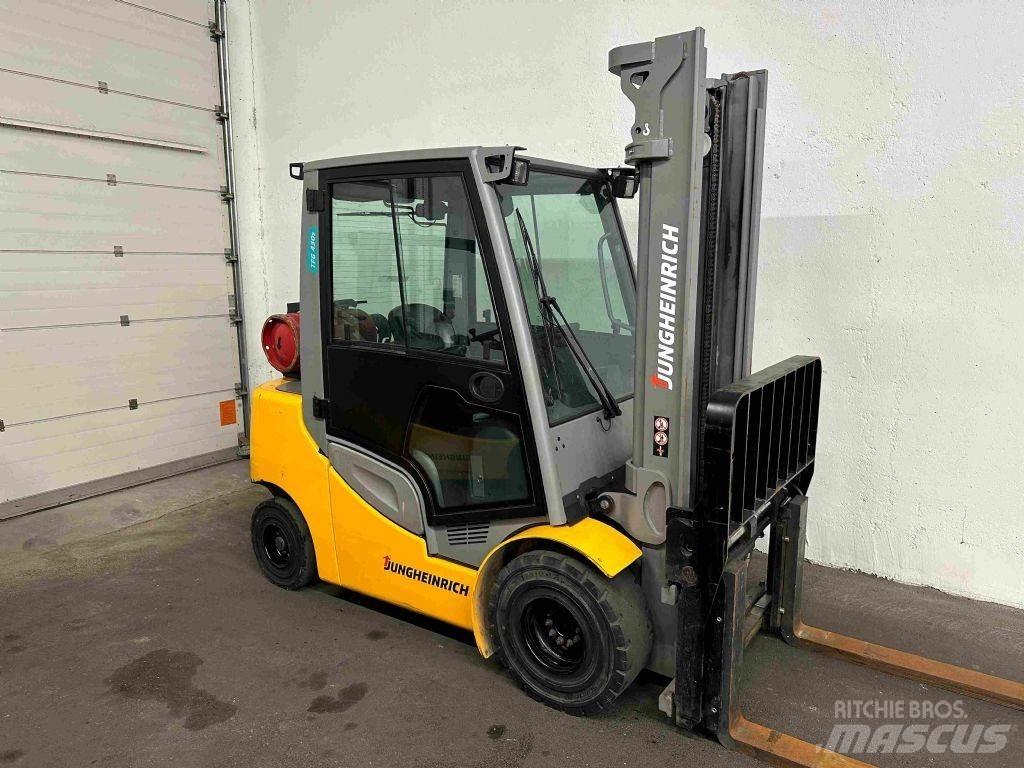 Jungheinrich TFG 430s Wózki LPG