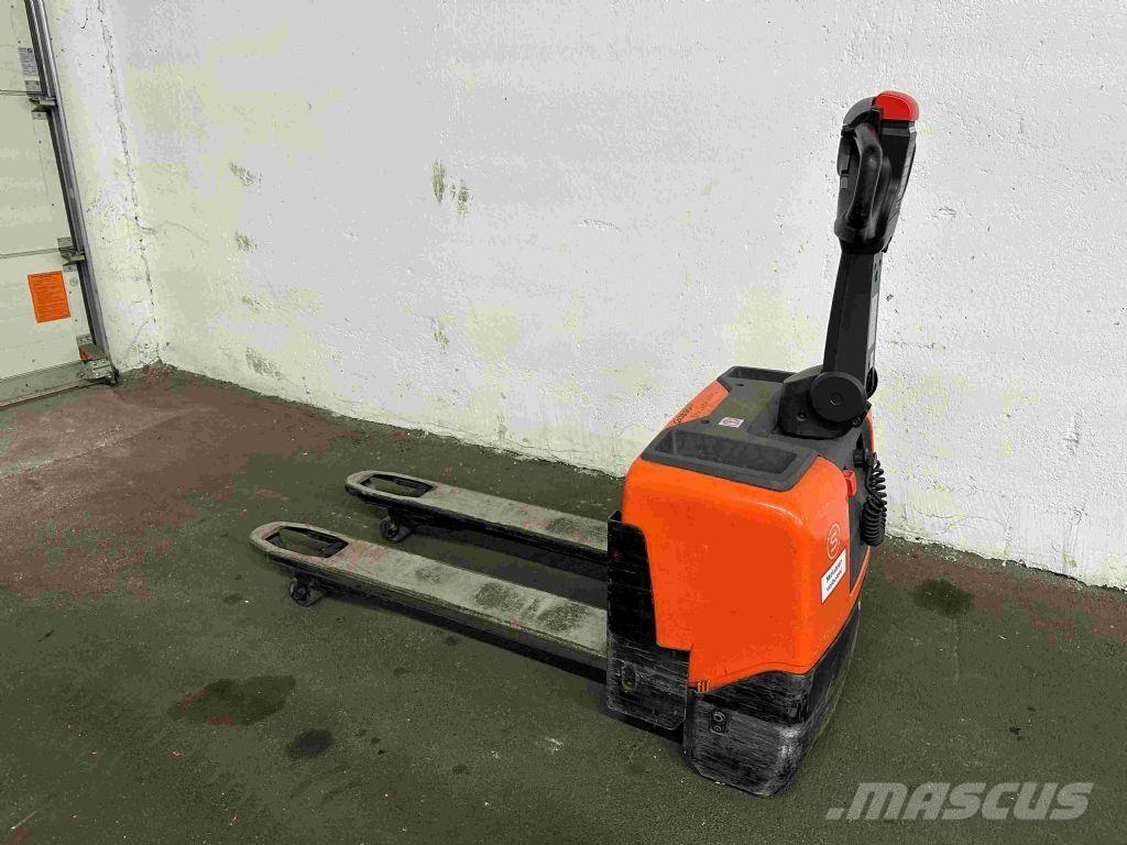 Toyota LWE 130 Wózki widłowe unoszące