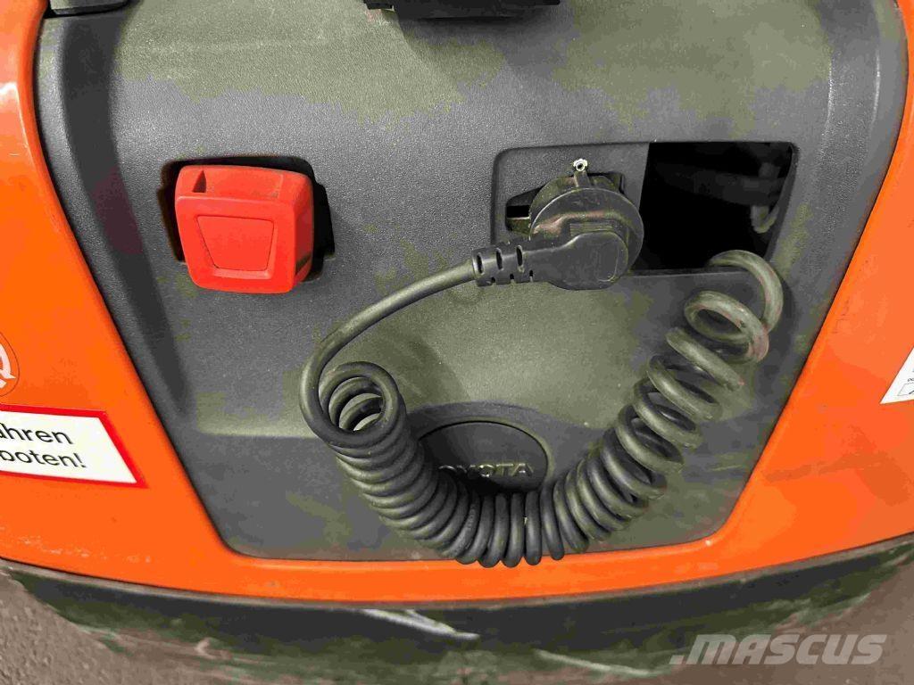 Toyota LWE 130 Wózki widłowe unoszące