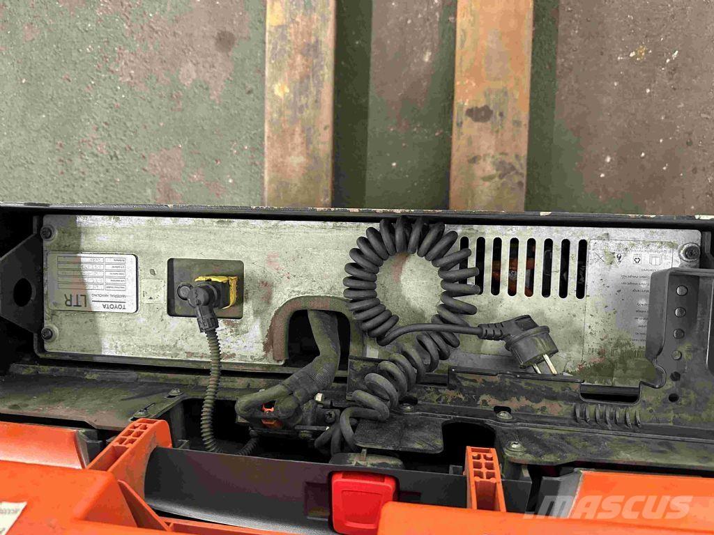 Toyota LWE 140 Wózki widłowe unoszące